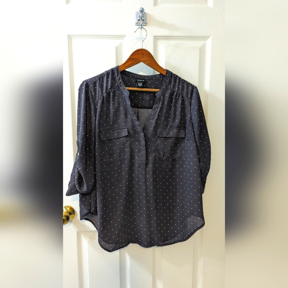 Torrid Dark Grey Sheer Blouse with Polka Dots (Size 00)